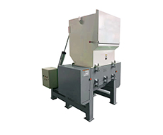 Plastic recycling crusher